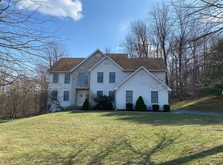 7 Biret Dr, Airmont, NY 10952