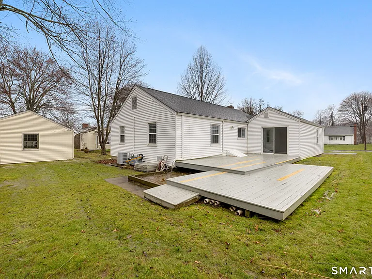 12 Sherwood Rd — Photo 16