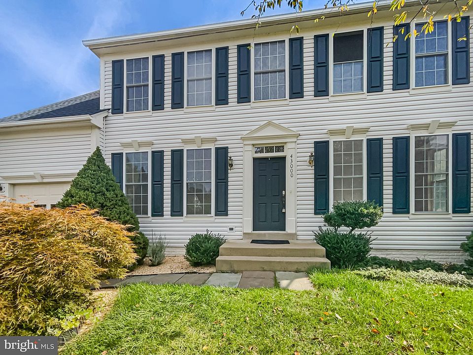 1st image of 43000 Melanie Ct