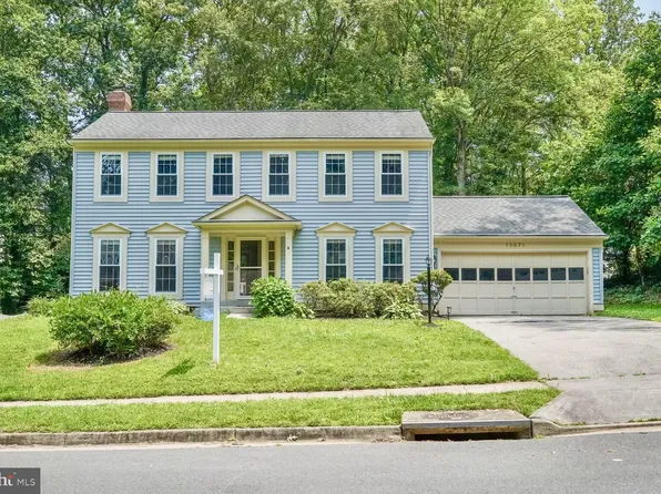 15871 Montview Dr, Dumfries, VA 22025