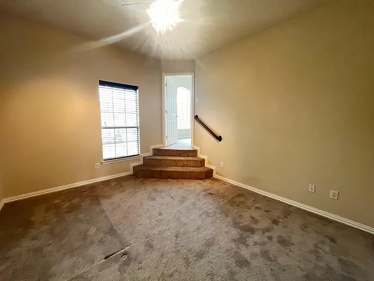 12637 Waltham Dr — Photo 6