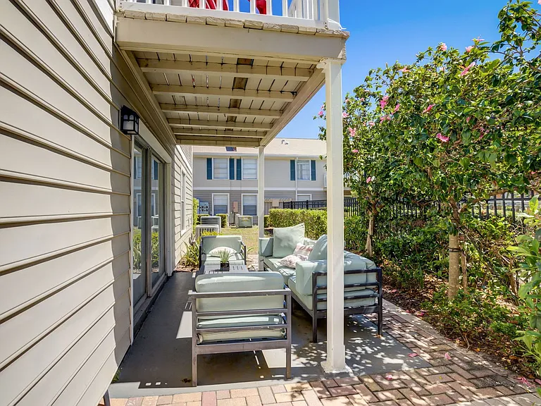 Flagler Pointe Apartments — Photo 38