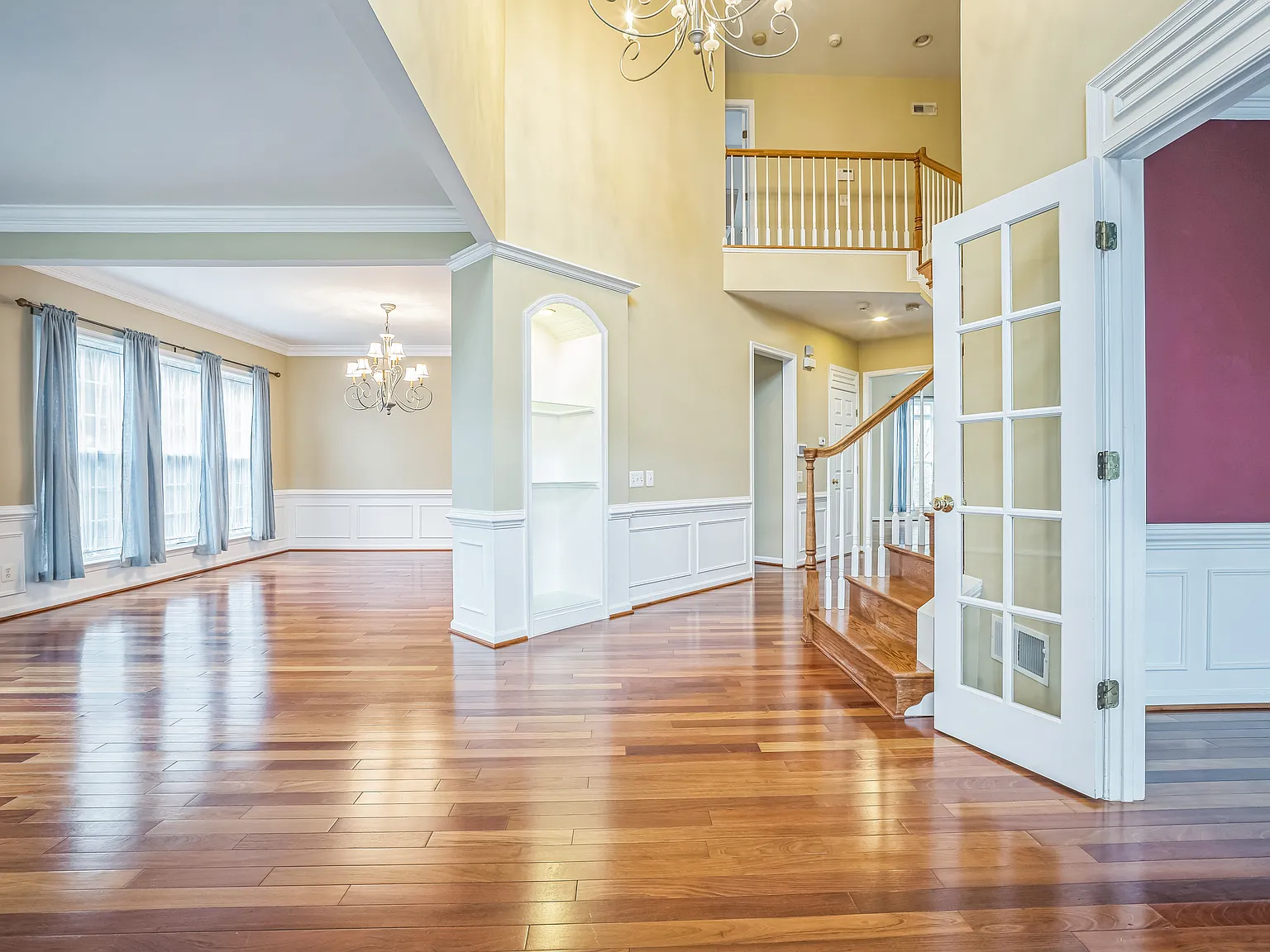 5 bed, 4.5 bath, 4600 sqft, $5,199 — Photo 3