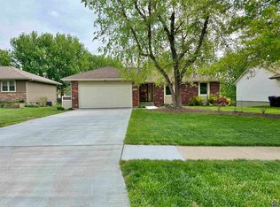 2824 SW Ancaster Rd, Topeka, KS 66614