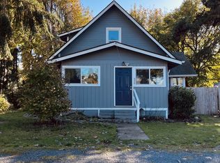 525 NE North St, Castle Rock, WA 98611