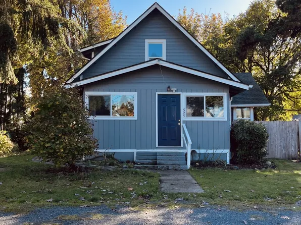 525 North Street NE, Castle Rock, WA 98611