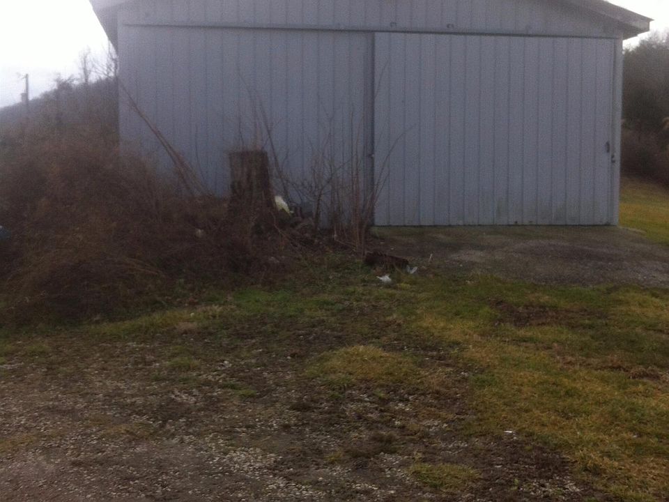 2nd image of 6035 E Highway 60