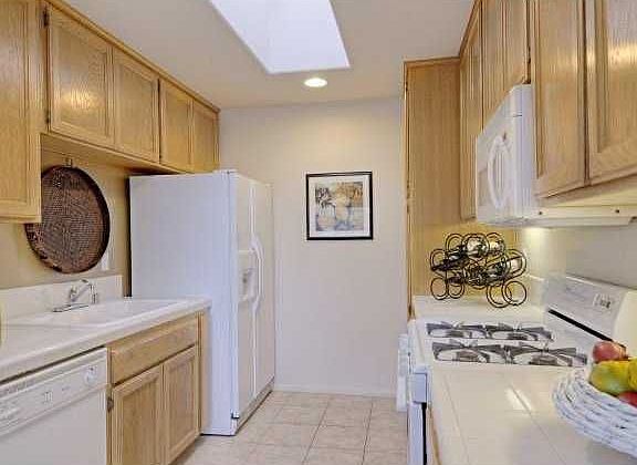 5th image of 1412 Pacific Beach Dr
