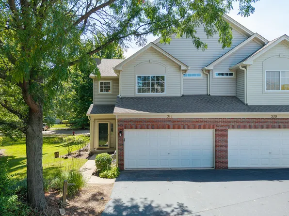 311 Abington Woods Dr, Aurora, IL