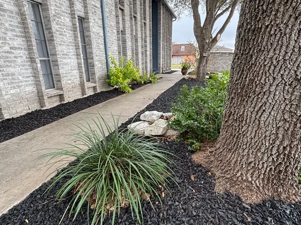 303 Palmwood Dr APT F, Victoria, TX 77901