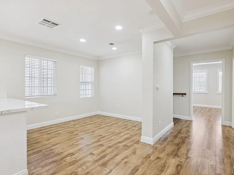 2106 Crenshaw Blvd — Photo 16
