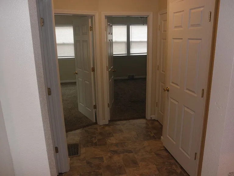 340 14th St SE — Photo 16