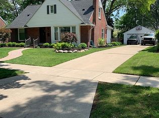 2909 Bamlet Rd, Royal Oak, MI 48073