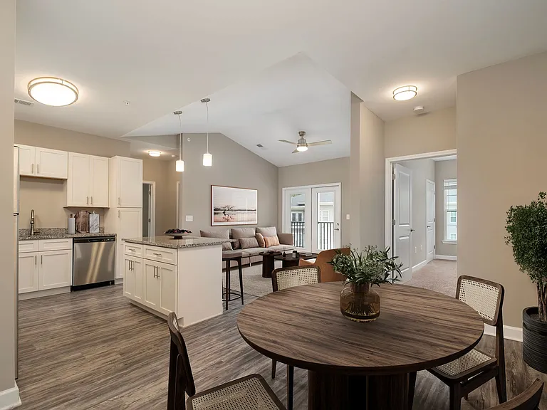 Richmond Place Luxury Apartments — Photo 4