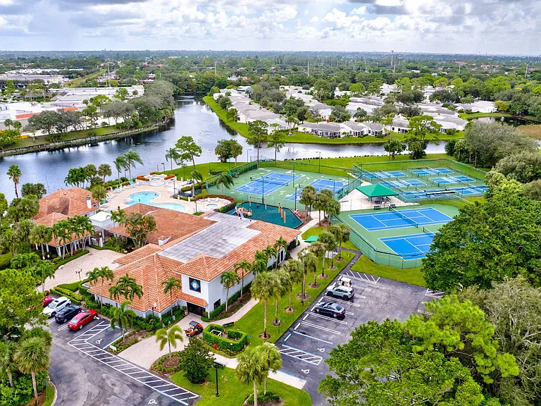 500 Crosswinds Dr #C1 — Photo 35