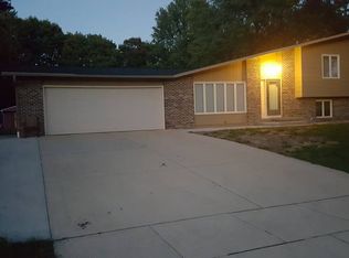 3509 Inverness Rd, Waterloo, IA 50701