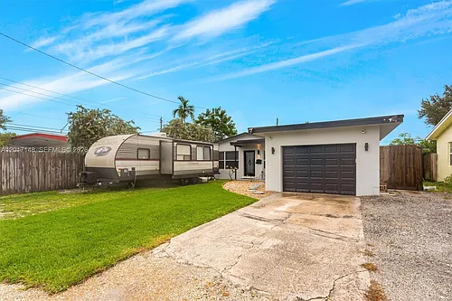 1300 SW 34th Ave Photo 1
