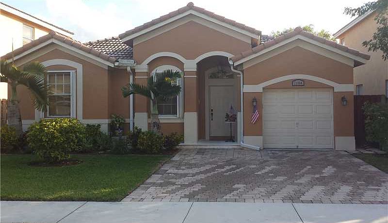 Beautiful 3/2 Family Home