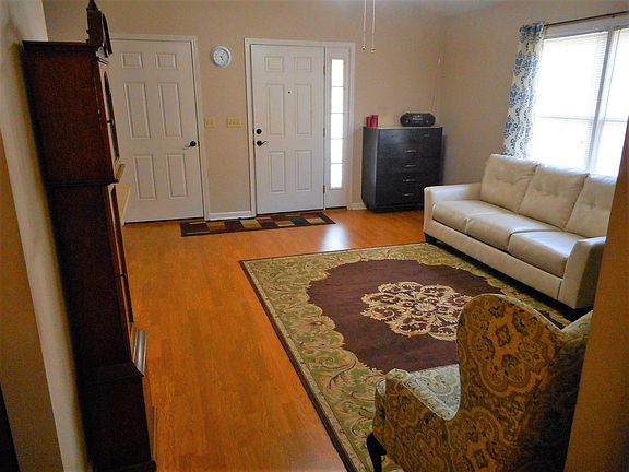2nd image of 1552 Pine Cone Cir