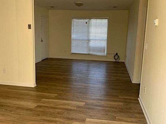 3rd image of 1688 Old Highway 95 APT 8