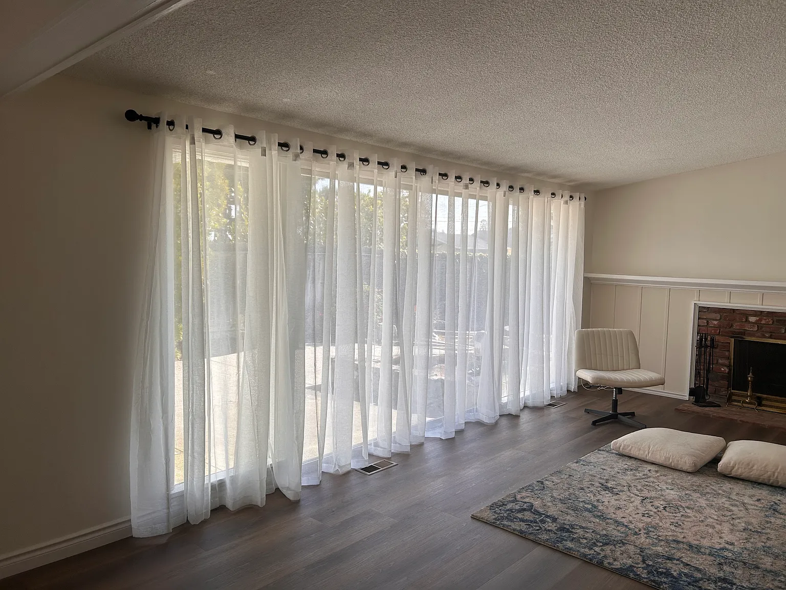 4 bed, 1977 sqft, $1,400 — Photo 2