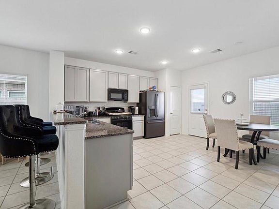 5th image of 8711 Willet St