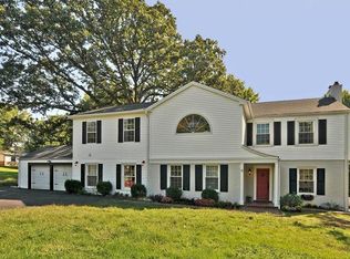 9 Wickersham Ln, Saint Louis, MO 63124