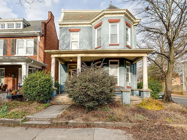 2000 Floyd Ave — Photo 1