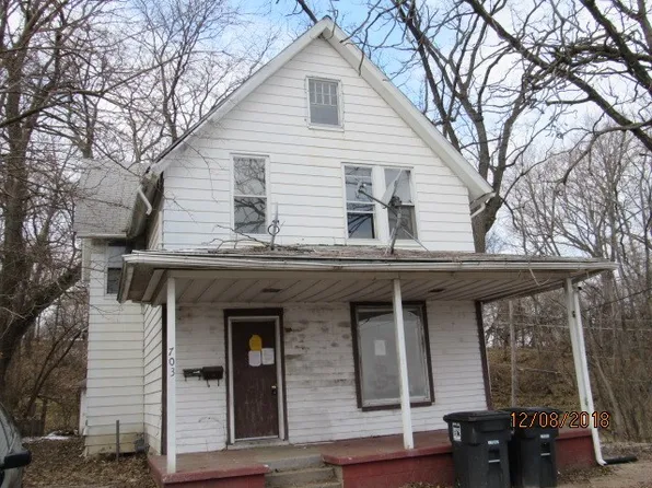 703 11th Ave #A, Moline, IL 61265