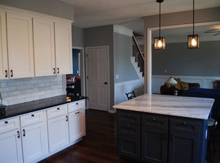 14231 S Arapaho Dr, Olathe, KS 66062