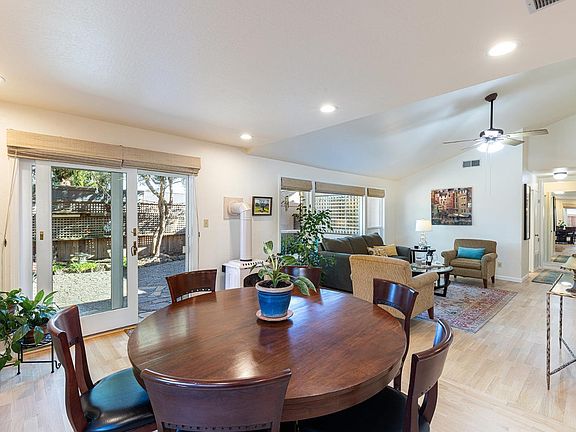 5th image of 1533 Parkwood Street