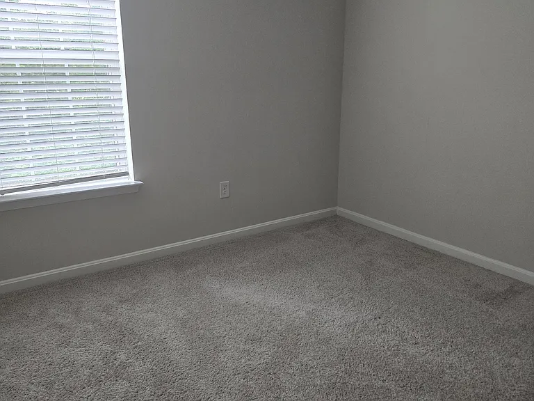 Maple Run Dr — Photo 11