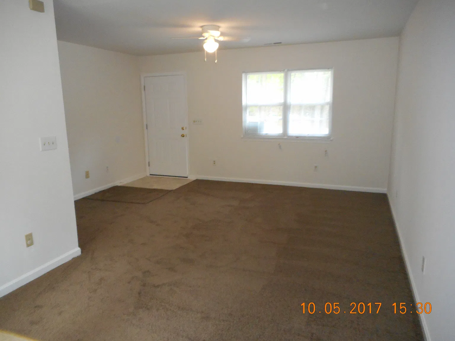 3 bed, 960 sqft, $1,690 — Photo 3
