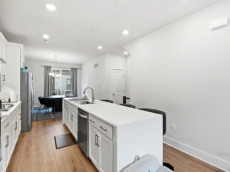 153 Locke St — Photo 18