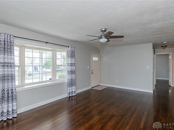 4th image of 3825 Sumpter Ave