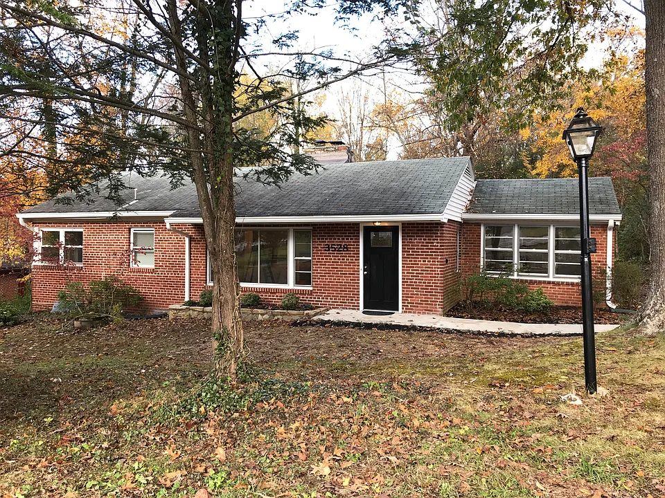 3528 Woodburn Rd
