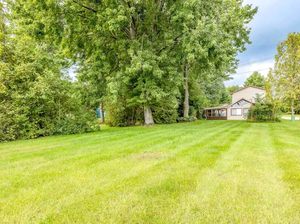 8119 Emigh Rd, Lexington, MI 48450