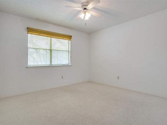 5th image of 2912 Shady Lake Cir