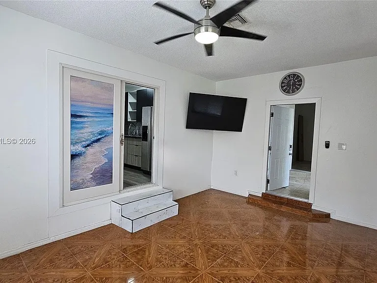 117 NW 11th Ave — Photo 12