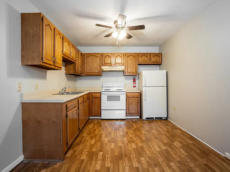 80 Jones Road — Photo 10