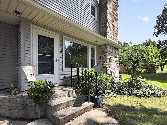3rd image of 1519 Altgeld St