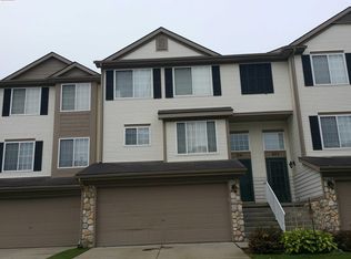 221 Oak Ridge Dr, Pontiac, MI 48341