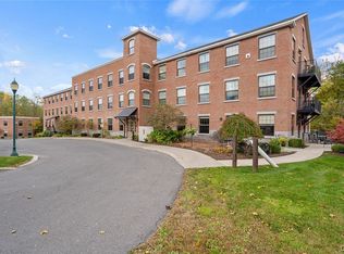28 Maple St UNIT 101, Marcellus, NY 13108