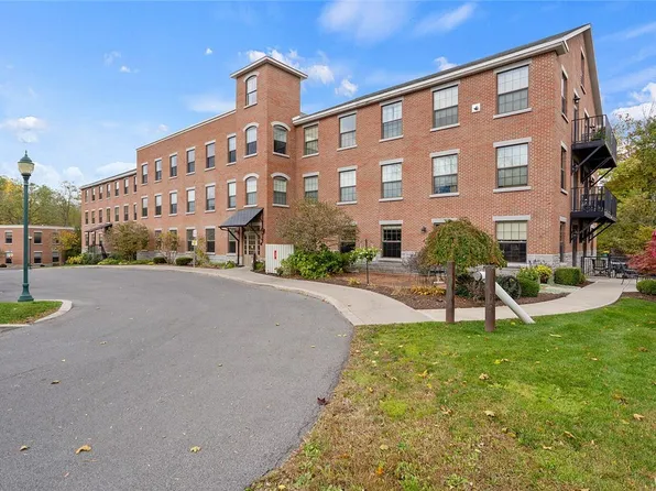 28 Maple St Unit 101, Marcellus, NY 13108