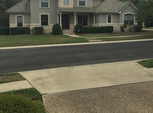 83 Three Lakes Dr, San Antonio, TX 78248