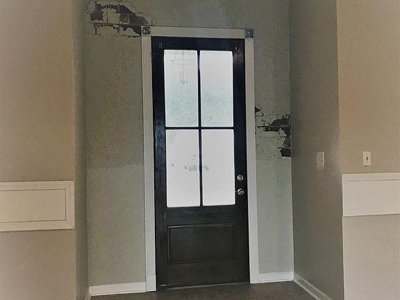 2nd image of 202 Belle Plaine Ave
