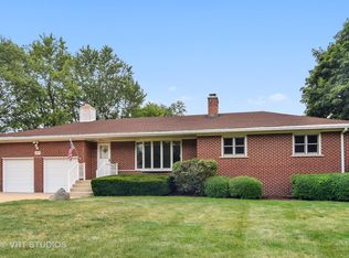 3N571 Elizabeth St, Addison, IL 60101