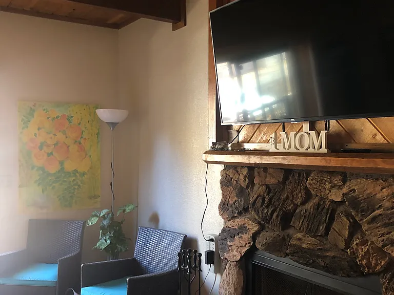 551 Los Angeles Ave — Photo 12