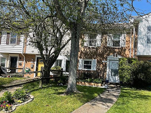 5th image of 833 Cambridge Dr