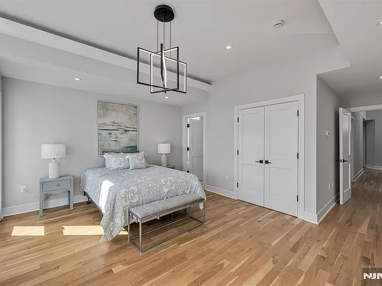 2449 Camner St — Photo 26